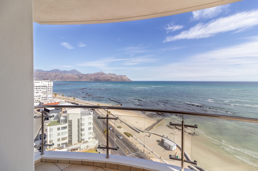 To Let 3 Bedroom Property for Rent in Strand Central Western Cape